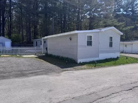 43 Mobile Dr, Hudson, NH 03051