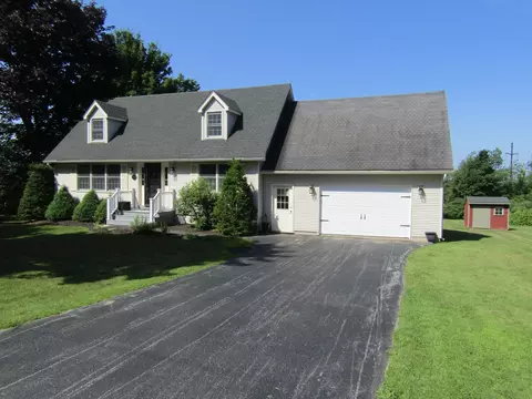 78 Mountain View Dr, Swanton, VT 05488