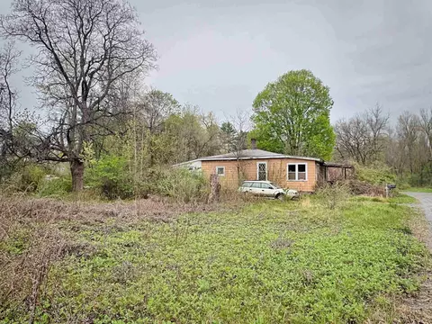 24 Beauregard St, Claremont, NH 03743
