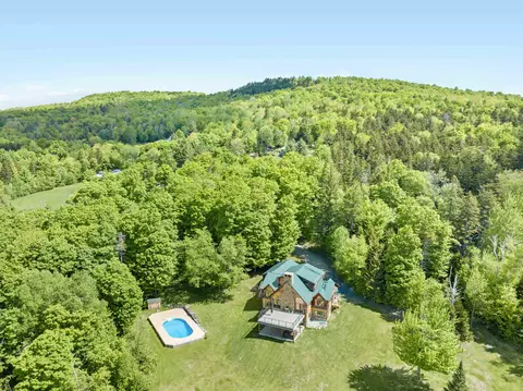 421 Stagecoach Rd, Fayston, VT 05673
