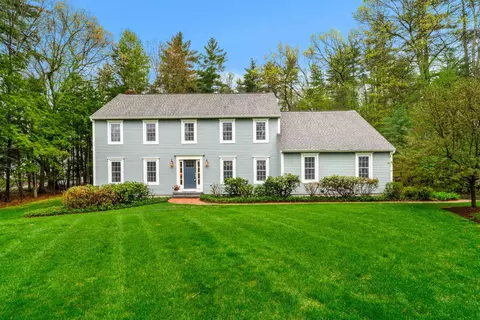 46 Veronica Dr, Bedford, NH 03110