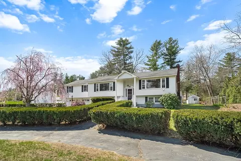 6 Happy Ln, Londonderry, NH 03053
