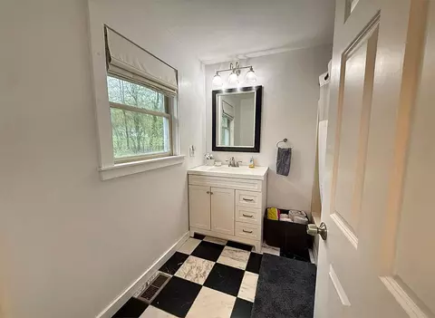 Bath - 66 Hemmsted Cir, Castleton, VT 05735 photo 1 of 3