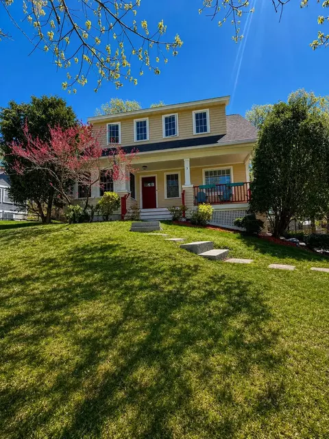 3 Baron Rd, Hampton, NH 03842