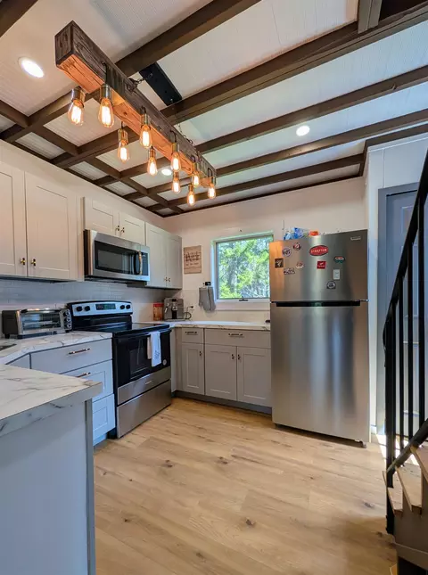 Kitchen - 4 Lower Highlands Rd #G, Dover, VT 05356 photo 3 of 4
