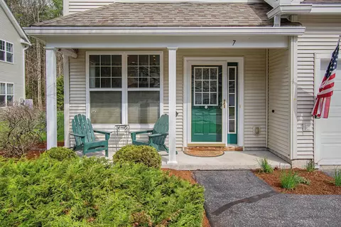 7 Irene Ave, Essex Junction, VT 05452