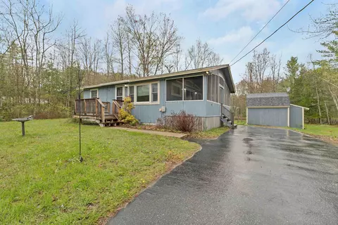 41 Franklin Pierce Dr, Webster, NH 03303