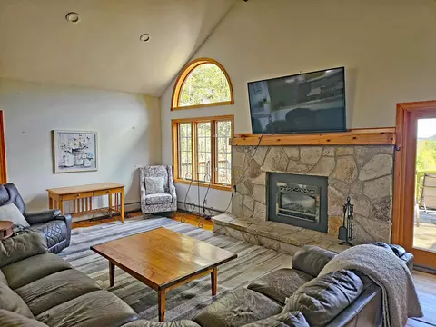 Living - 25 Yeaw Rd, Dover, VT 05341 photo 1 of 2