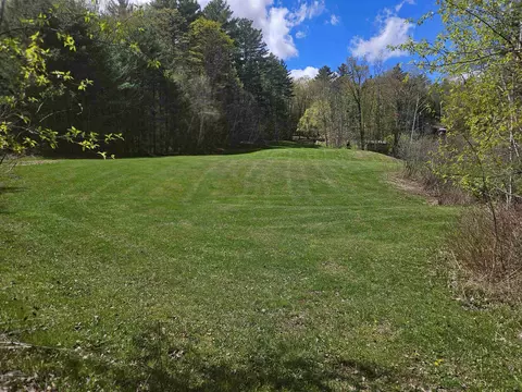 Exterior - 25 Yeaw Rd, Dover, VT 05341 photo 6 of 11