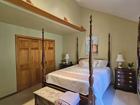 Bedroom - 25 Yeaw Rd, Dover, VT 05341 photo 3 of 5