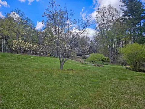 Exterior - 25 Yeaw Rd, Dover, VT 05341 photo 5 of 11