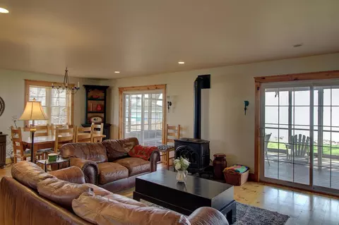Living - 23 Mud Pt S, Alburgh, VT 05440 photo 6 of 7