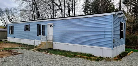 6 Cedar Ln, Winchester, NH 03470