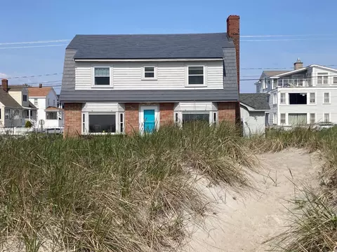99 Ocean Dr, Seabrook, NH 03874