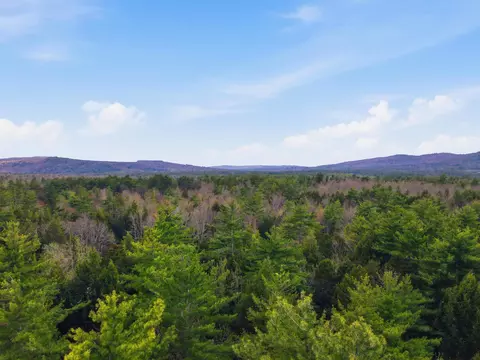 10 Beech River Cir, Ossipee, NH 03814