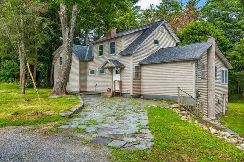 298 Furnace St, Poultney, VT 05764