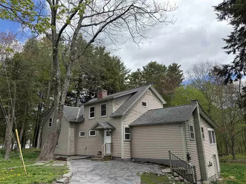 298 Furnace St, Poultney, VT 05764