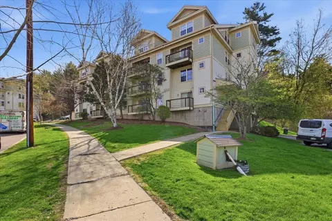 265 Hildred Dr, Burlington, VT 05401