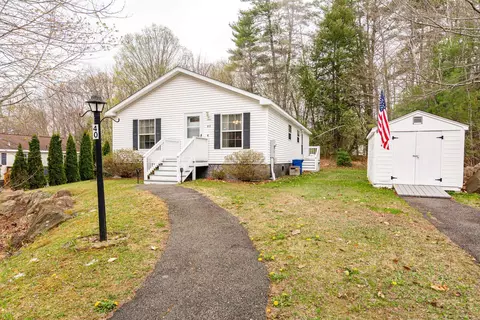 40 Ivy Ln, Farmington, NH 03835