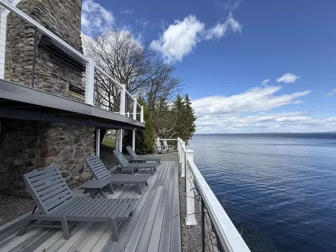 274 Stone Gate Ln, North Hero, VT 05474