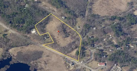 8 Stark Rd, Derry, NH 03038