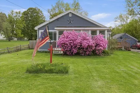 215 Orchard St, Pownal, VT 05261