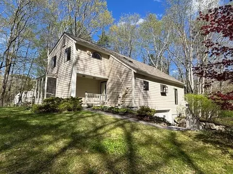 143 Harper Ridge Rd, Hampstead, NH 03826