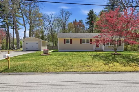 24 Souhegan Dr, Merrimack, NH 03054