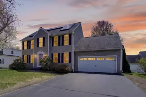 54 Pine Hill Rd, Nashua, NH 03063