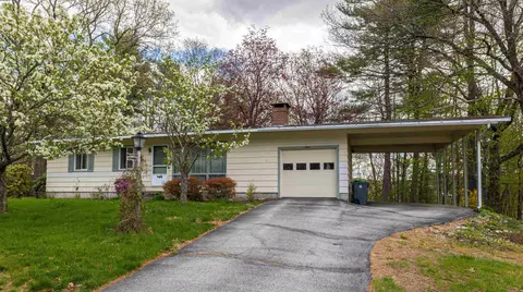 12 Birch Hill Rd, Hooksett, NH 03106