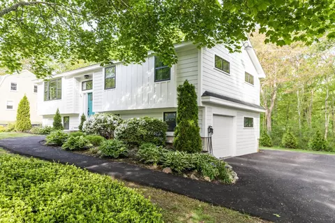 29 Frontier St, Rye, NH 03870 photo 3