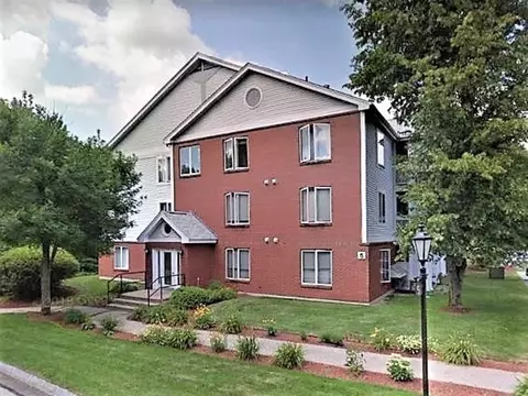 5 Timberwood Dr #205, Goffstown, NH 03045