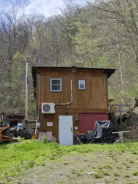 Exterior - 319 River Rd S, Putney, VT 05346 photo 3 of 7