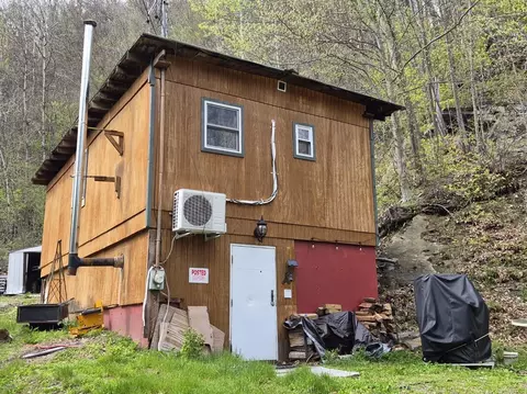 319 River S Rd, Putney, VT 05346