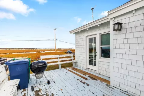 Exterior - 7 Anchor Ct, Hampton, NH 03842 photo 1 of 4