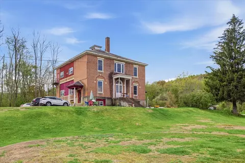 406 Back Ashuelot Rd, Ashuelot, NH 03441