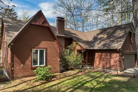 35 Robin Acres Dr, Wolfeboro, NH 03894
