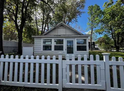99 Coolidge Ave, Bennington, VT 05201