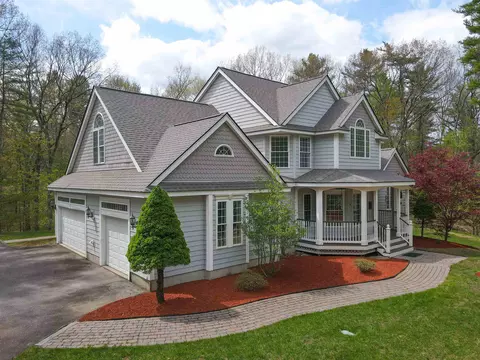 17 Aldrich St, Litchfield, NH 03052
