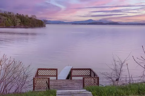 14 Turtle Bay Ln, South Hero, VT 05486