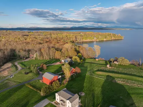 14 Turtle Bay Ln, South Hero, VT 05486