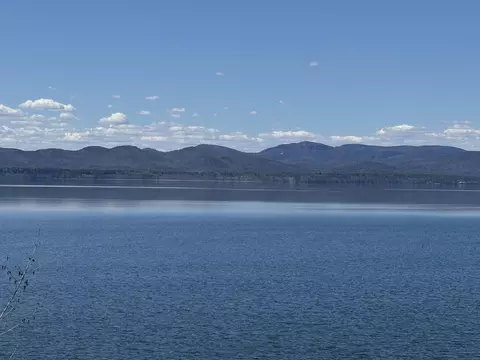 481 Hills Point Rd, Charlotte, VT 05445