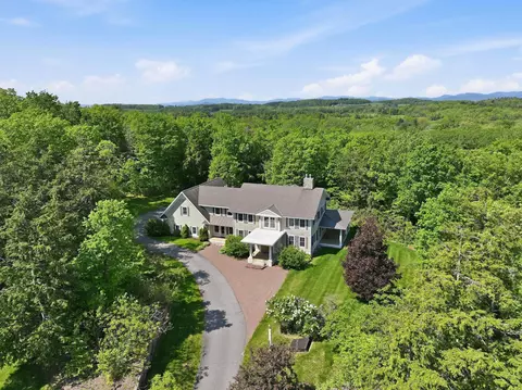 132 Point View Dr, Shelburne, VT 05482