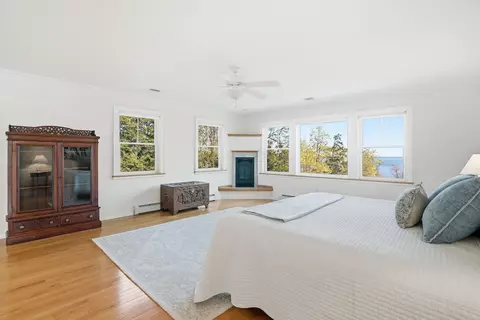 Bedroom - 132 Point View Dr, Shelburne, VT 05482 photo 1 of 11
