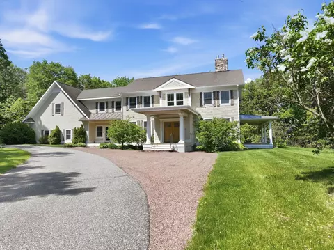 Exterior - 132 Point View Dr, Shelburne, VT 05482 photo 1 of 6