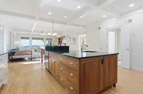 Kitchen - 132 Point View Dr, Shelburne, VT 05482 photo 2 of 7