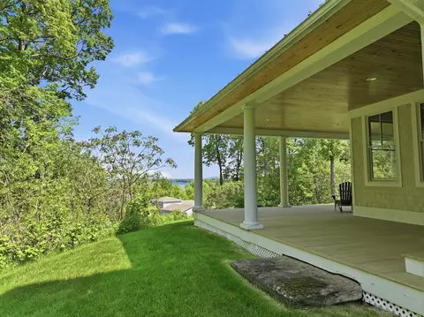 Exterior - 132 Point View Dr, Shelburne, VT 05482 photo 4 of 6