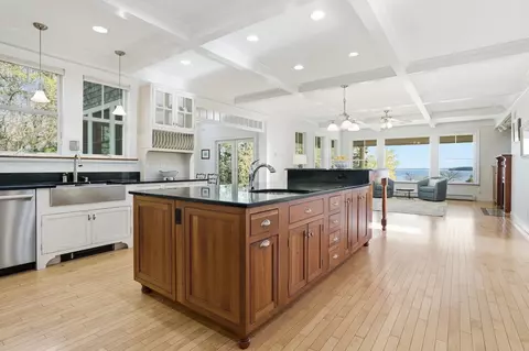 Kitchen - 132 Point View Dr, Shelburne, VT 05482 photo 1 of 7