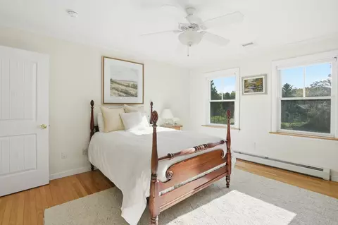 Bedroom - 132 Point View Dr, Shelburne, VT 05482 photo 10 of 11