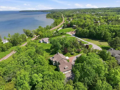 View/Area - 132 Point View Dr, Shelburne, VT 05482 photo 2 of 5